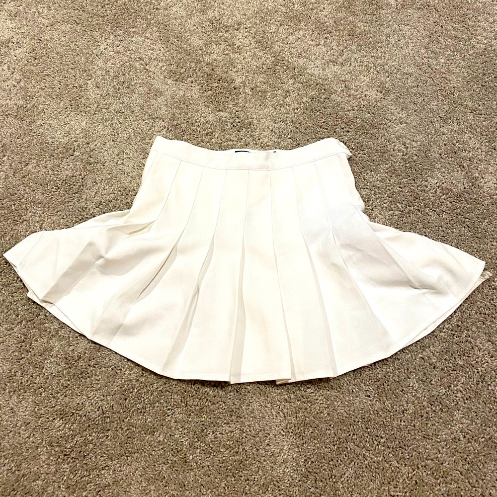Pleated White Tennis Skirt Medium